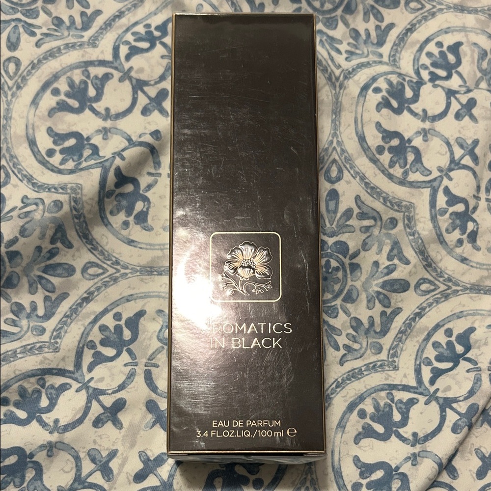 Clinique Aromatics in Black